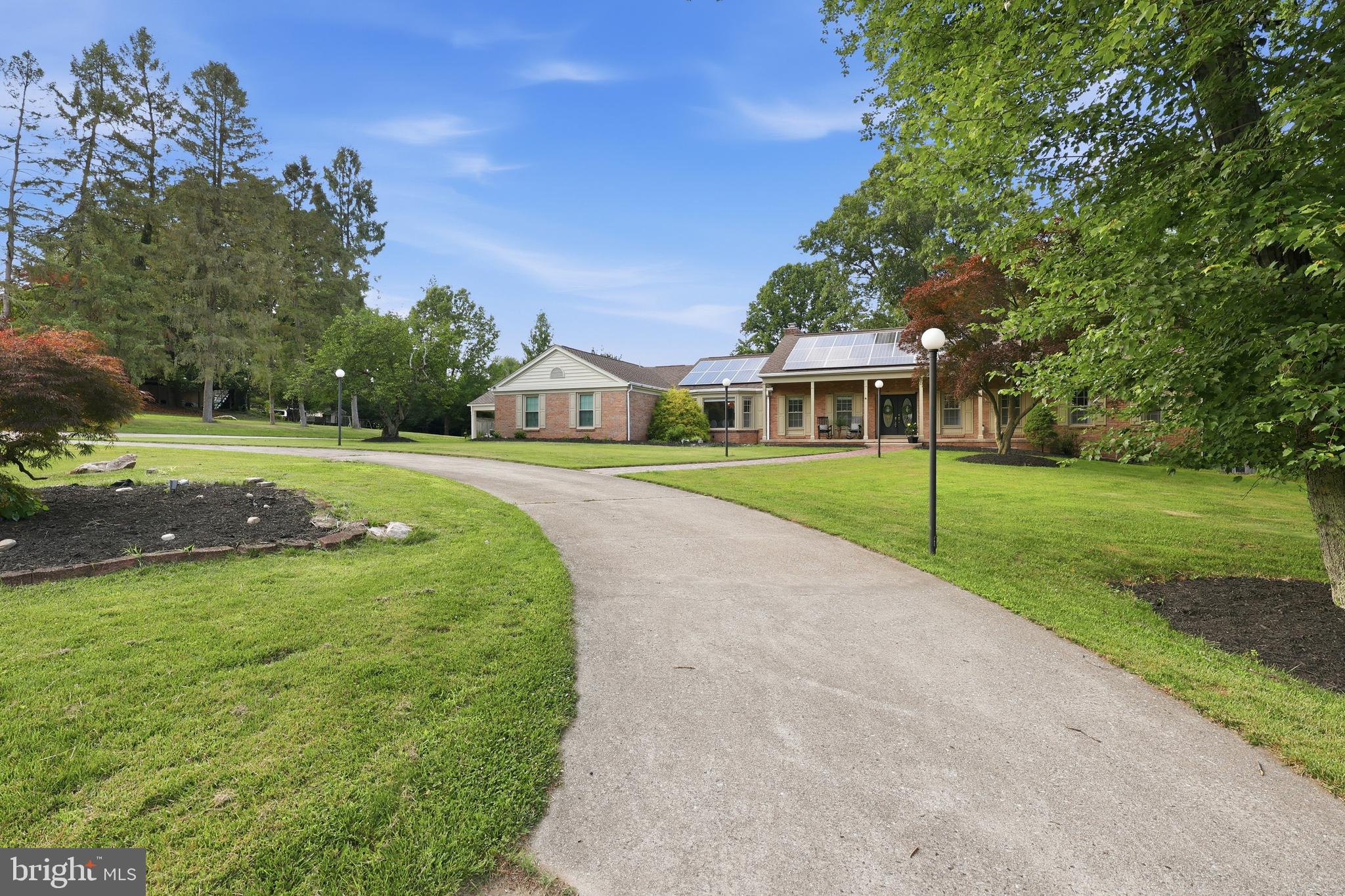 512 COPLEY LANE