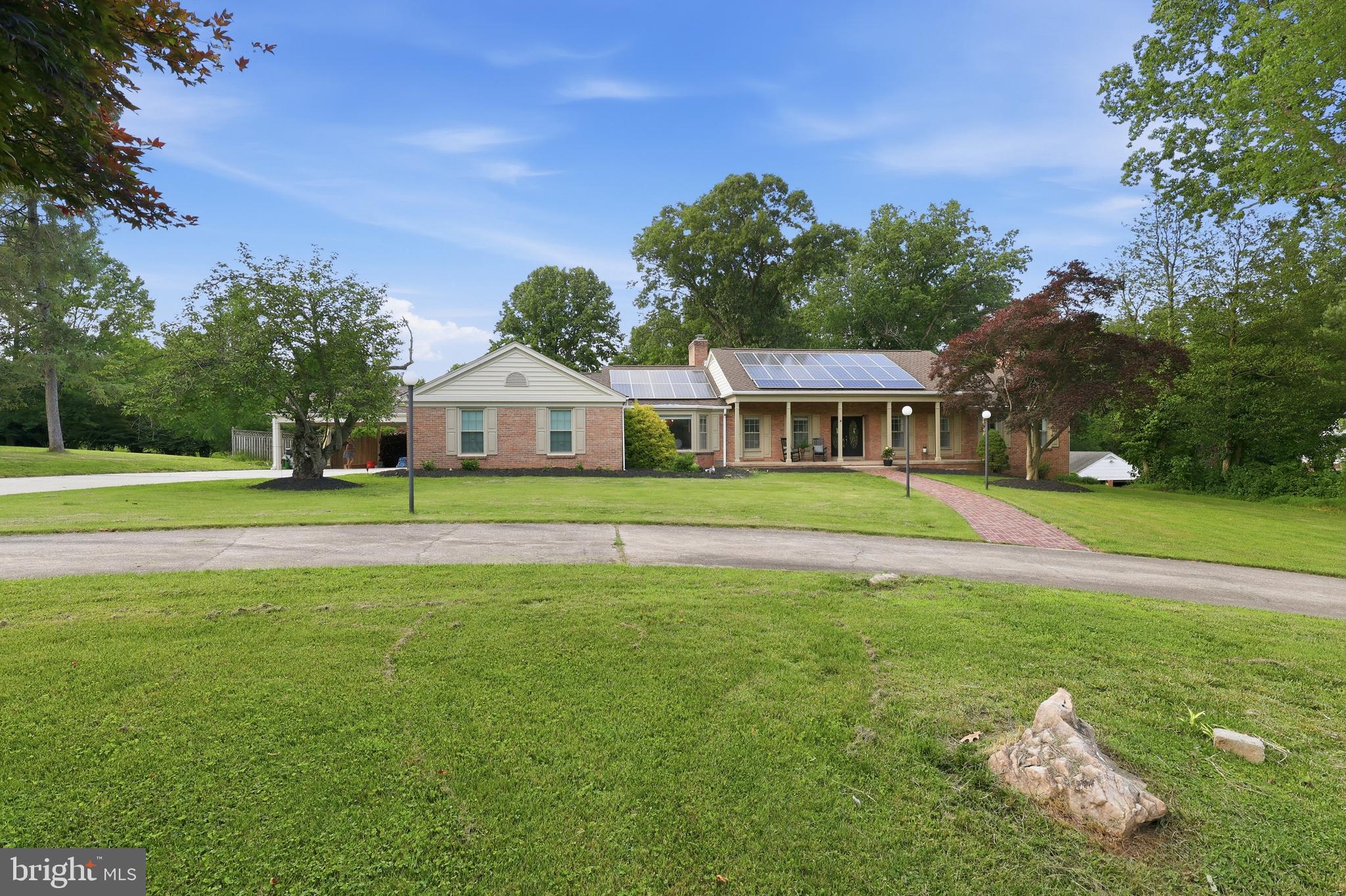 512 COPLEY LANE