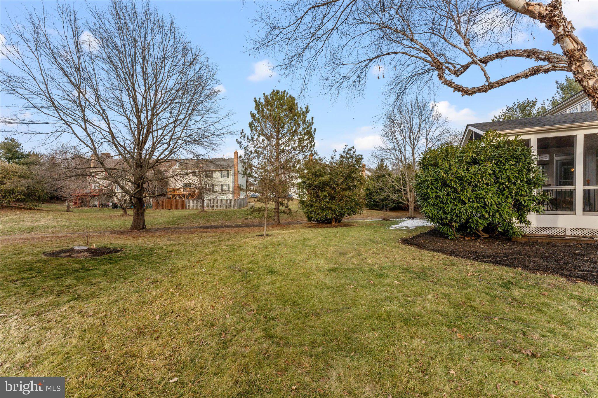 ASHBURN VILLAGE - Residential