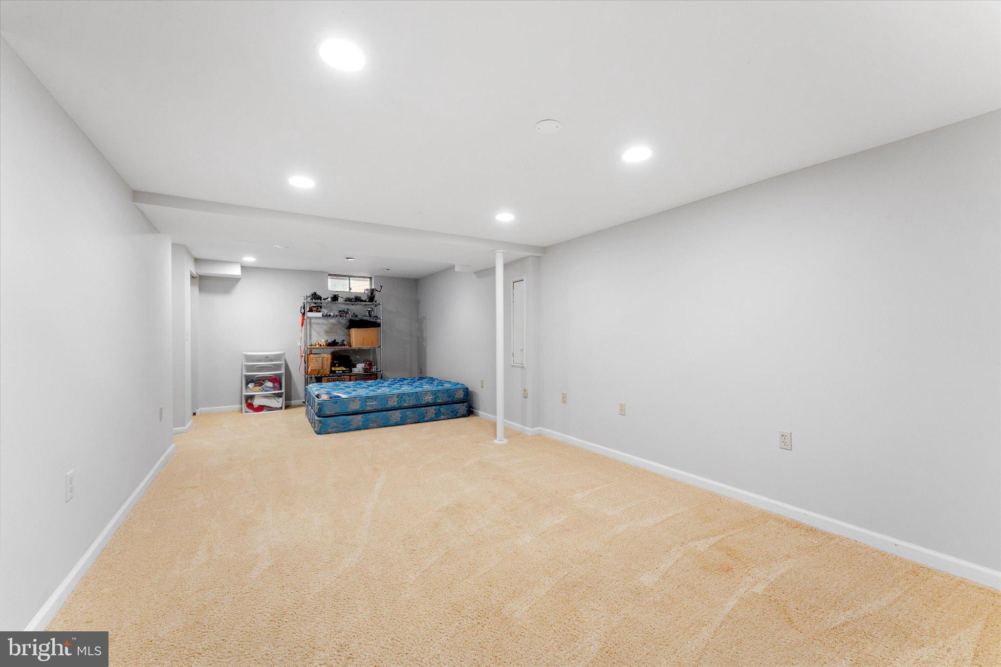 ASHBURN VILLAGE - Residential