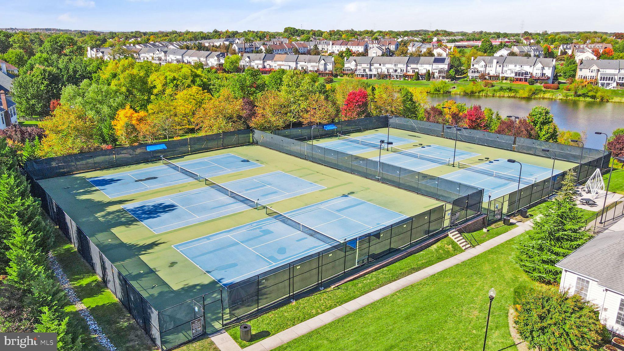 ASHBURN VILLAGE - Residential