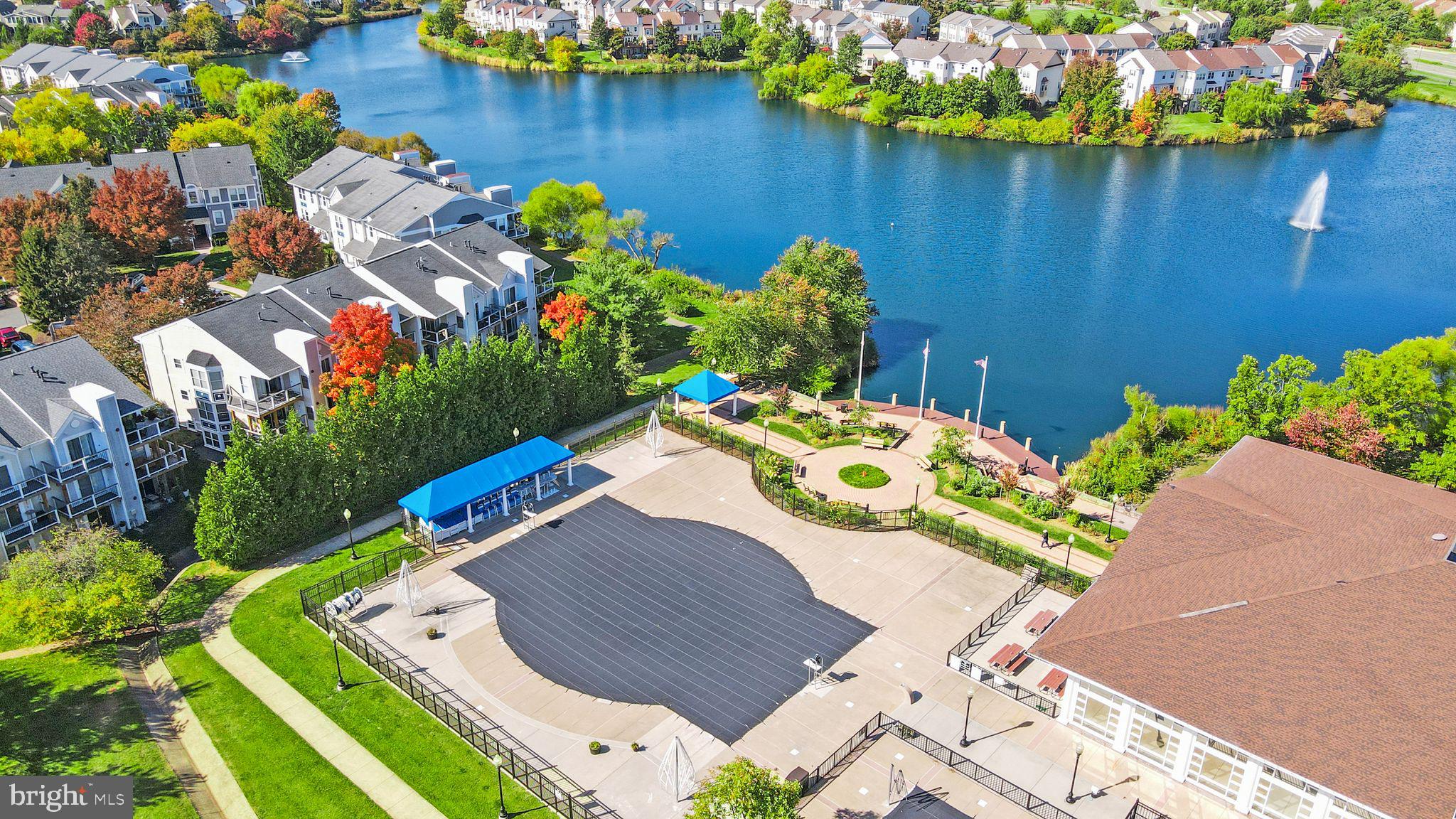 ASHBURN VILLAGE - Residential