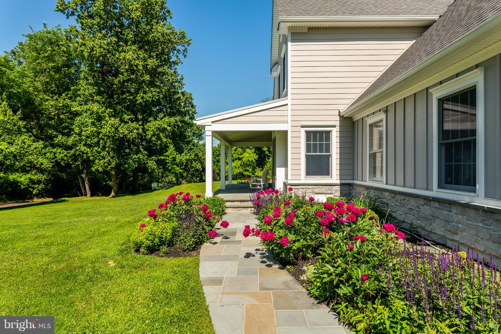 LAFAYETTE HILL - Residential