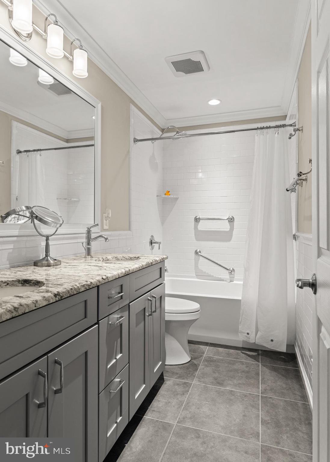 LAFAYETTE HILL - Residential