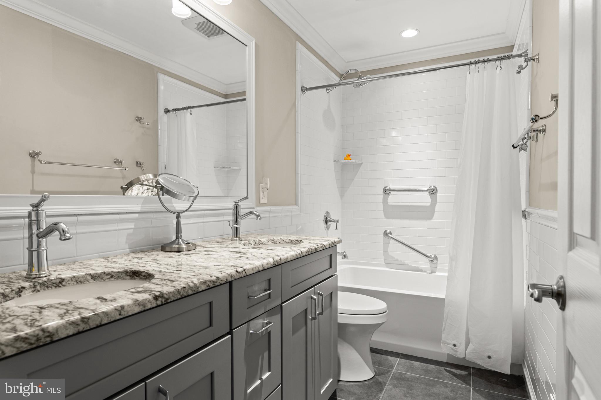 LAFAYETTE HILL - Residential