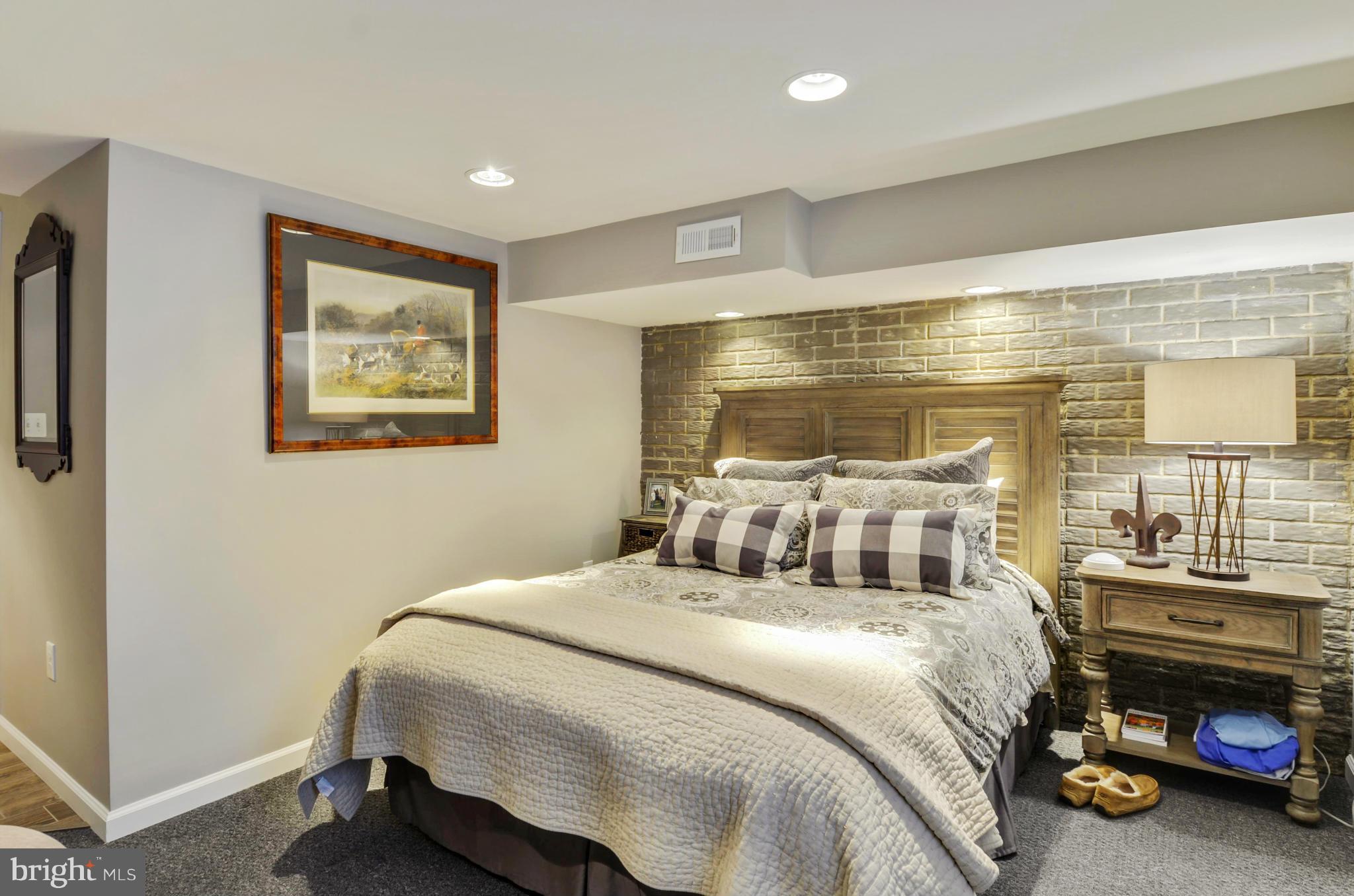 COLLINGWOOD SPRINGS - Residential