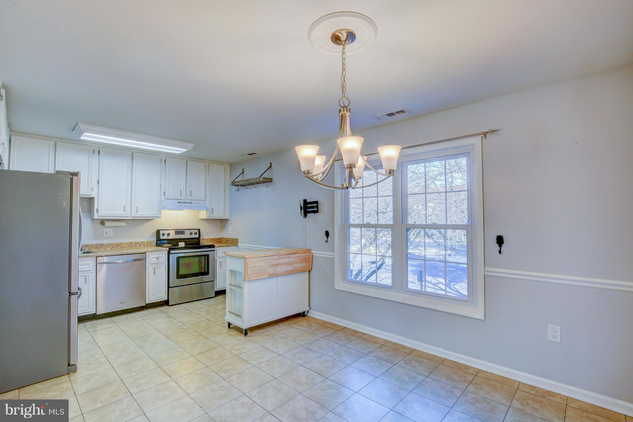 CROFTON MEWS CONDO - Residential Lease