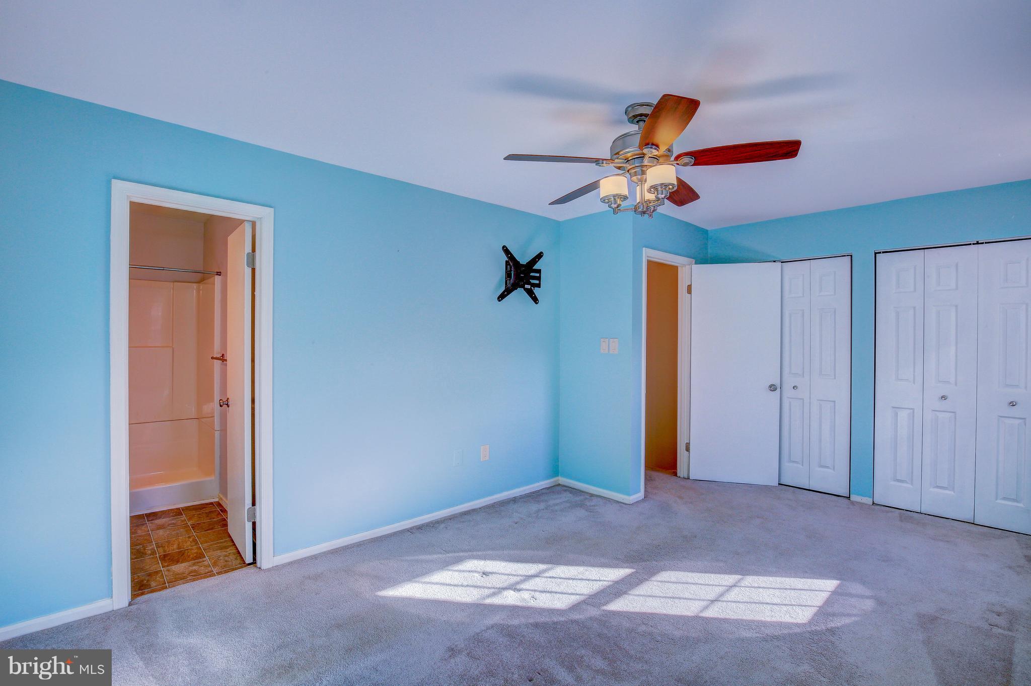 CROFTON MEWS CONDO - Residential Lease