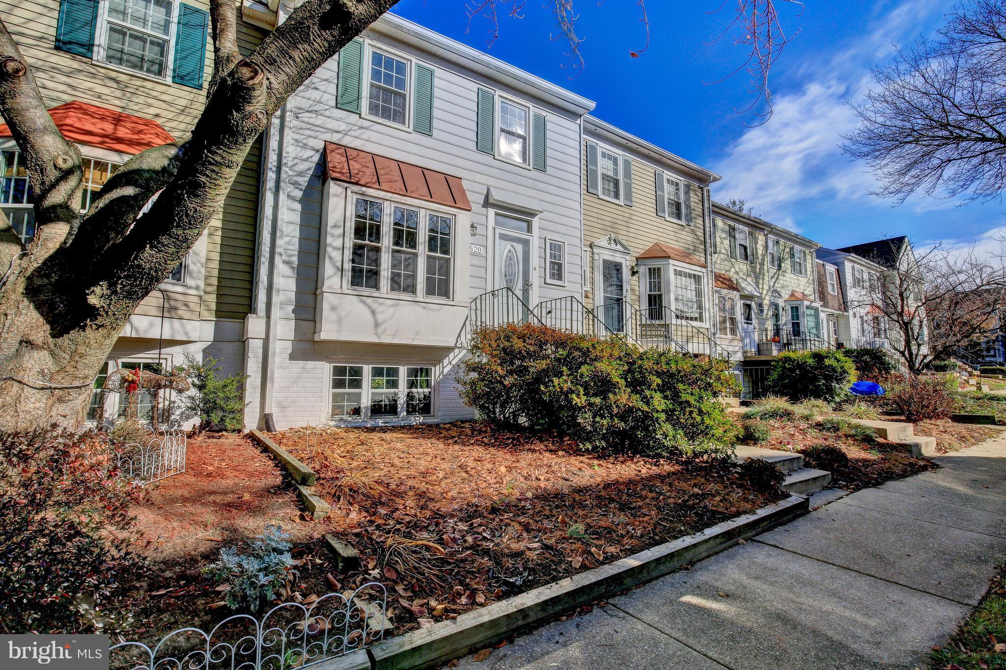 CROFTON MEWS CONDO - Residential Lease