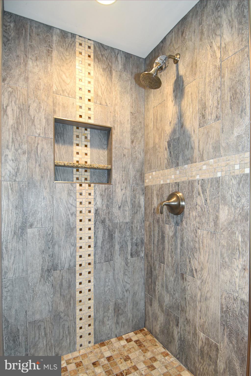 SPRINGDALE ESTATES - Residential Lease