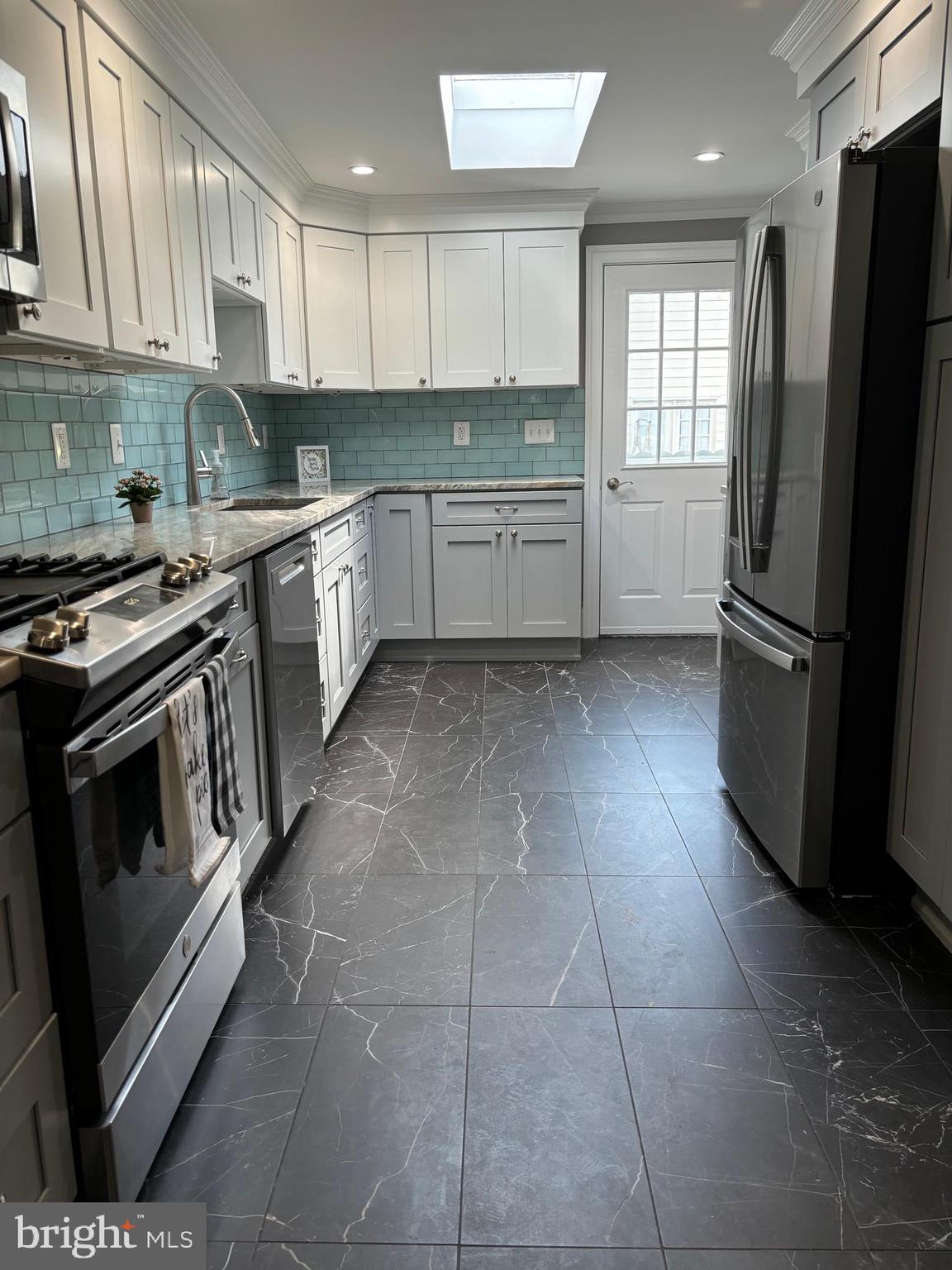 SPRINGDALE ESTATES - Residential Lease