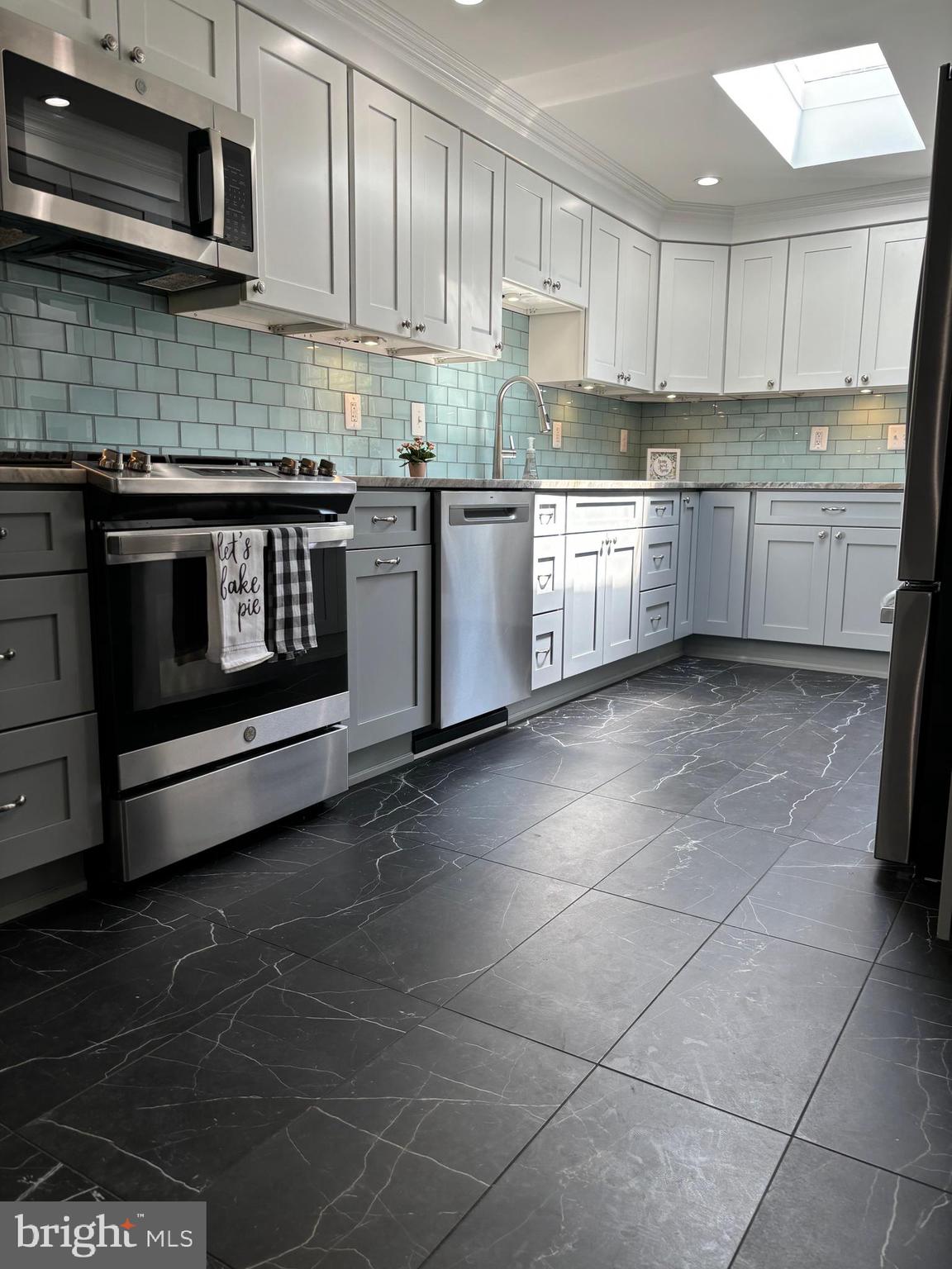 SPRINGDALE ESTATES - Residential Lease