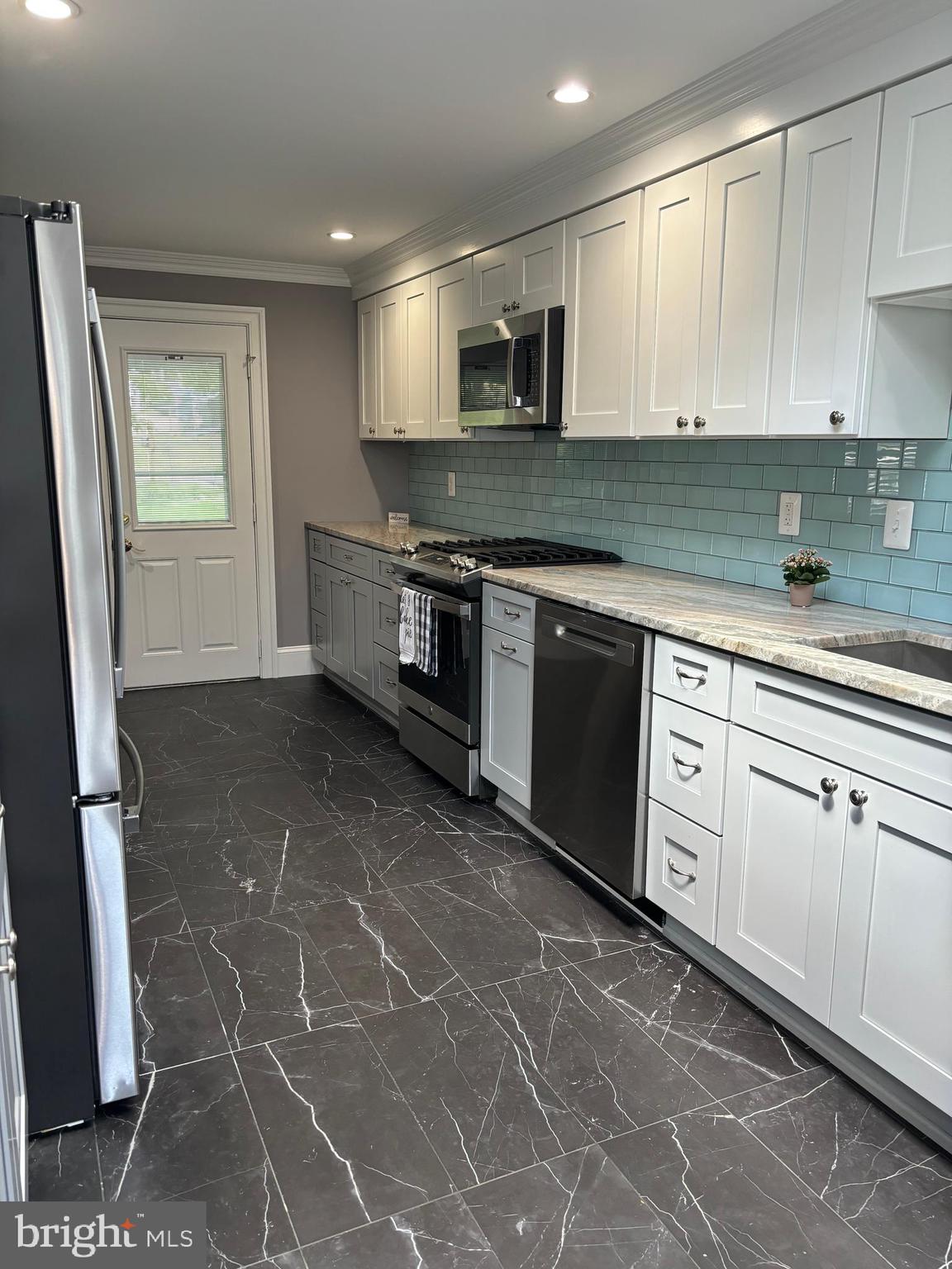 SPRINGDALE ESTATES - Residential Lease