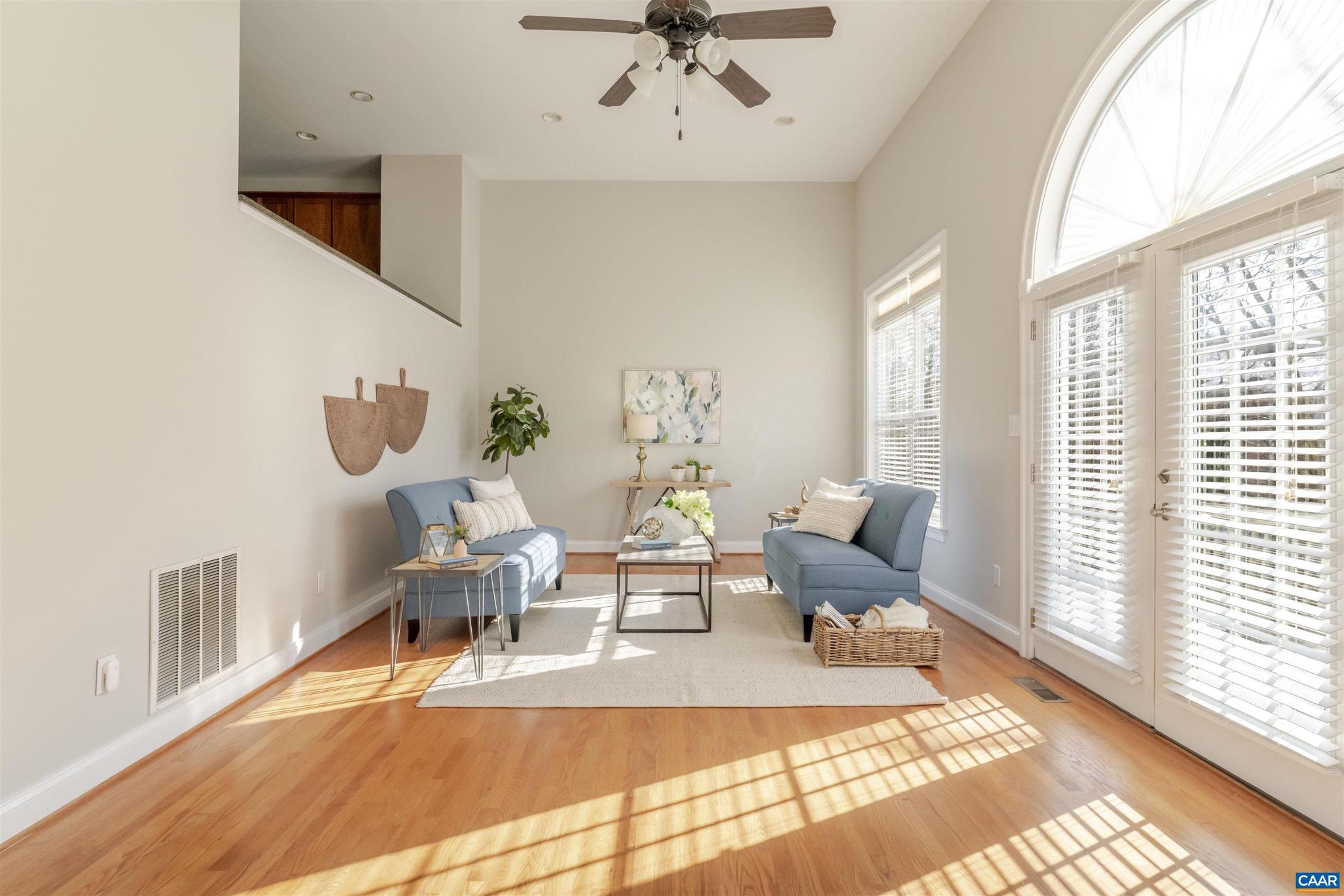 1045 GLENWOOD STATION LN