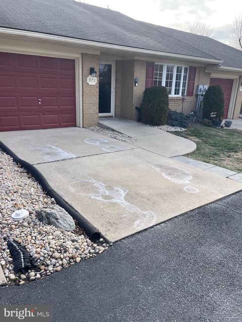 972 W IRVIN AVENUE W HAGERSTOWN MD 21742