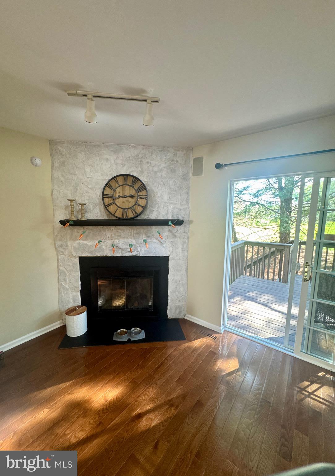 CANTERBURY WOODS - Residential