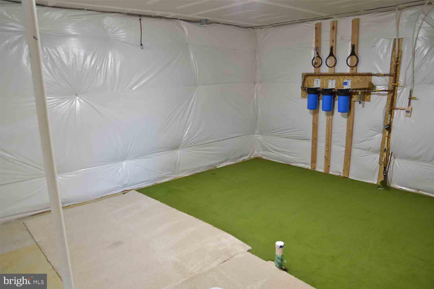 MAGNOLIA SPRINGS - Residential Lease