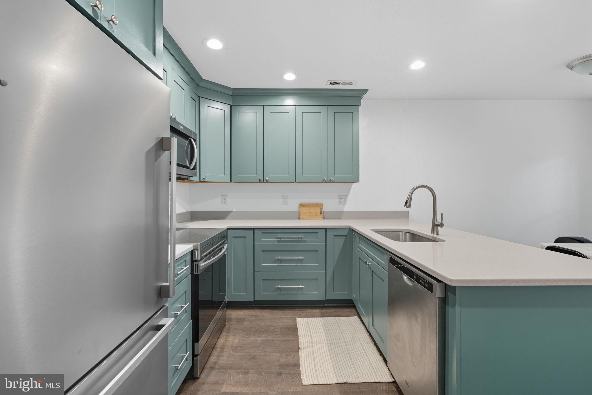 12300 POPLAR FOREST DRIVE