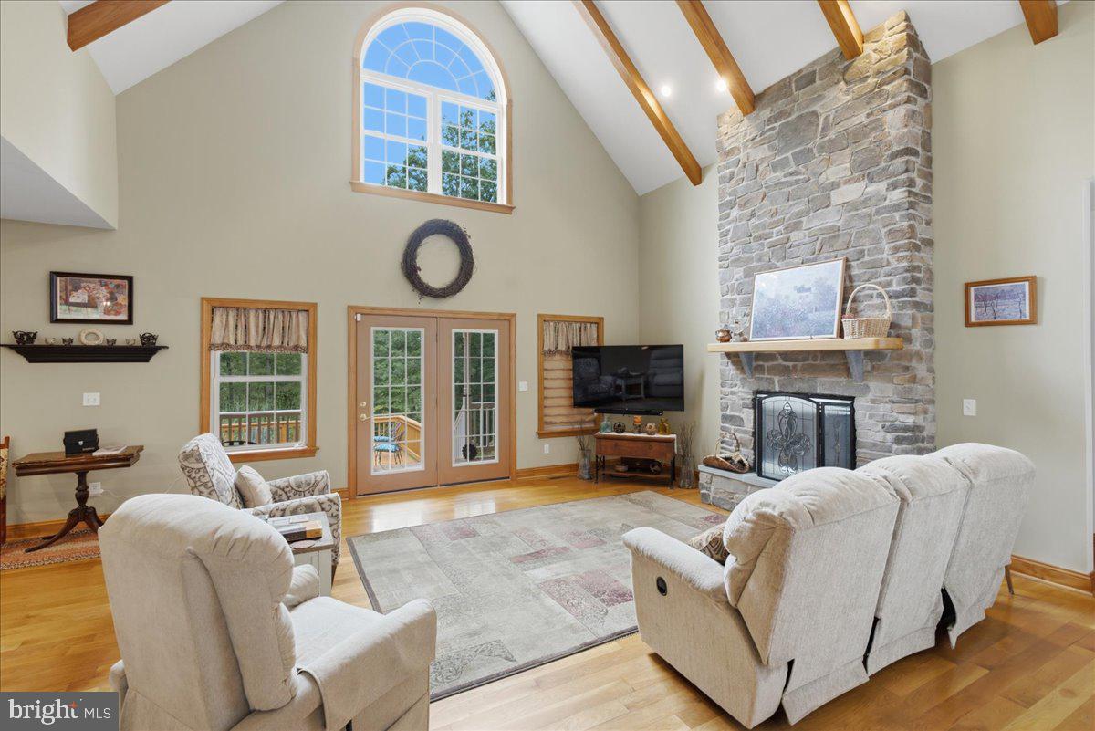 816 GREAT LAKE DRIVE