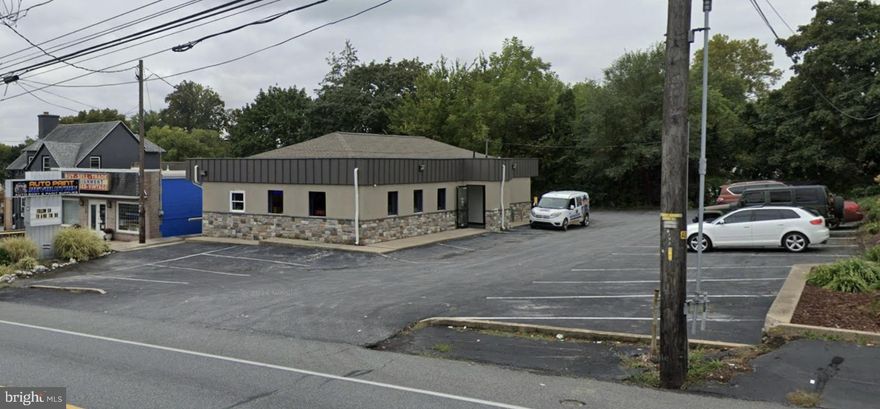 1820 Columbia Ave. is an 1,800 square foot freestanding retail building with roughly 100 feet of direct frontage on Columbia Avenue, where average daily traffic exceeds 17,000 vehicles. The site includes 16 on-site parking spaces and benefits from strong visibility and accessibility. It is located directly across from Wheatland Center, a neighborhood shopping center that draws consistent consumer traffic. The building underwent renovations and improvements in 2019, providing an updated and functional space suitable
for a range of retail or service uses.