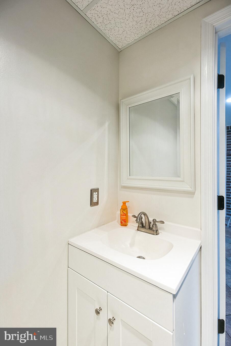 SUMMITT HILL - Residential