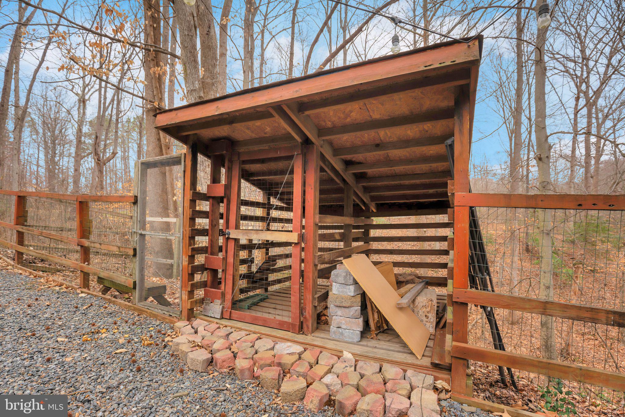 SUMMITT HILL - Residential