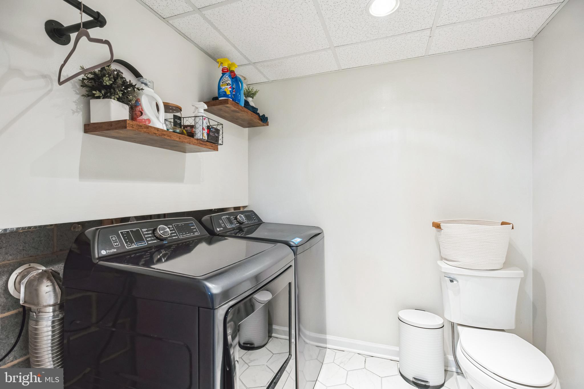 SUMMITT HILL - Residential