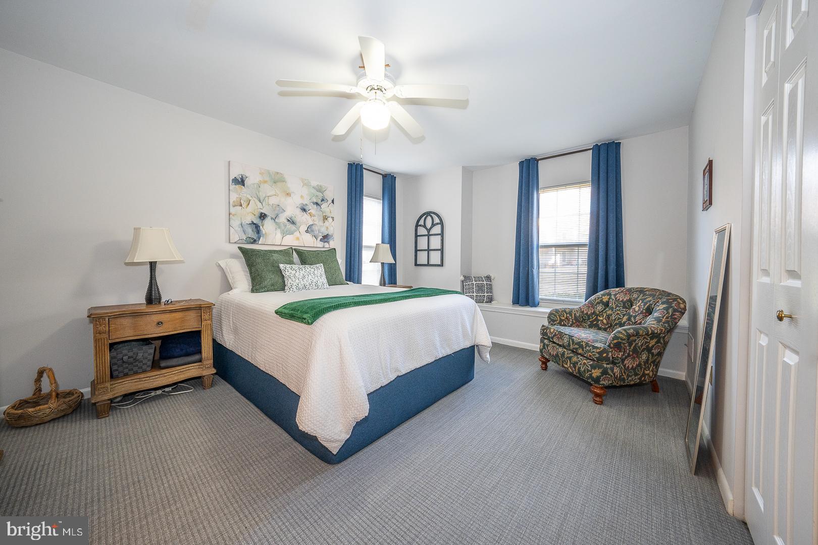 VALLEY STREAM - Residential