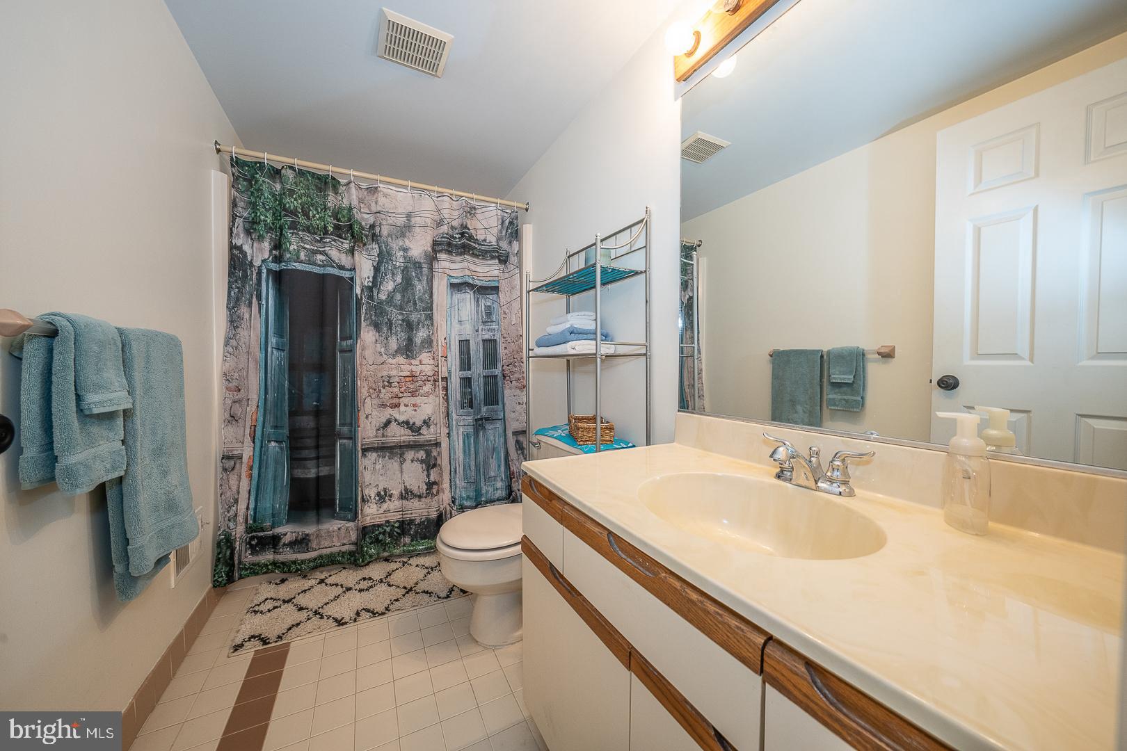 VALLEY STREAM - Residential