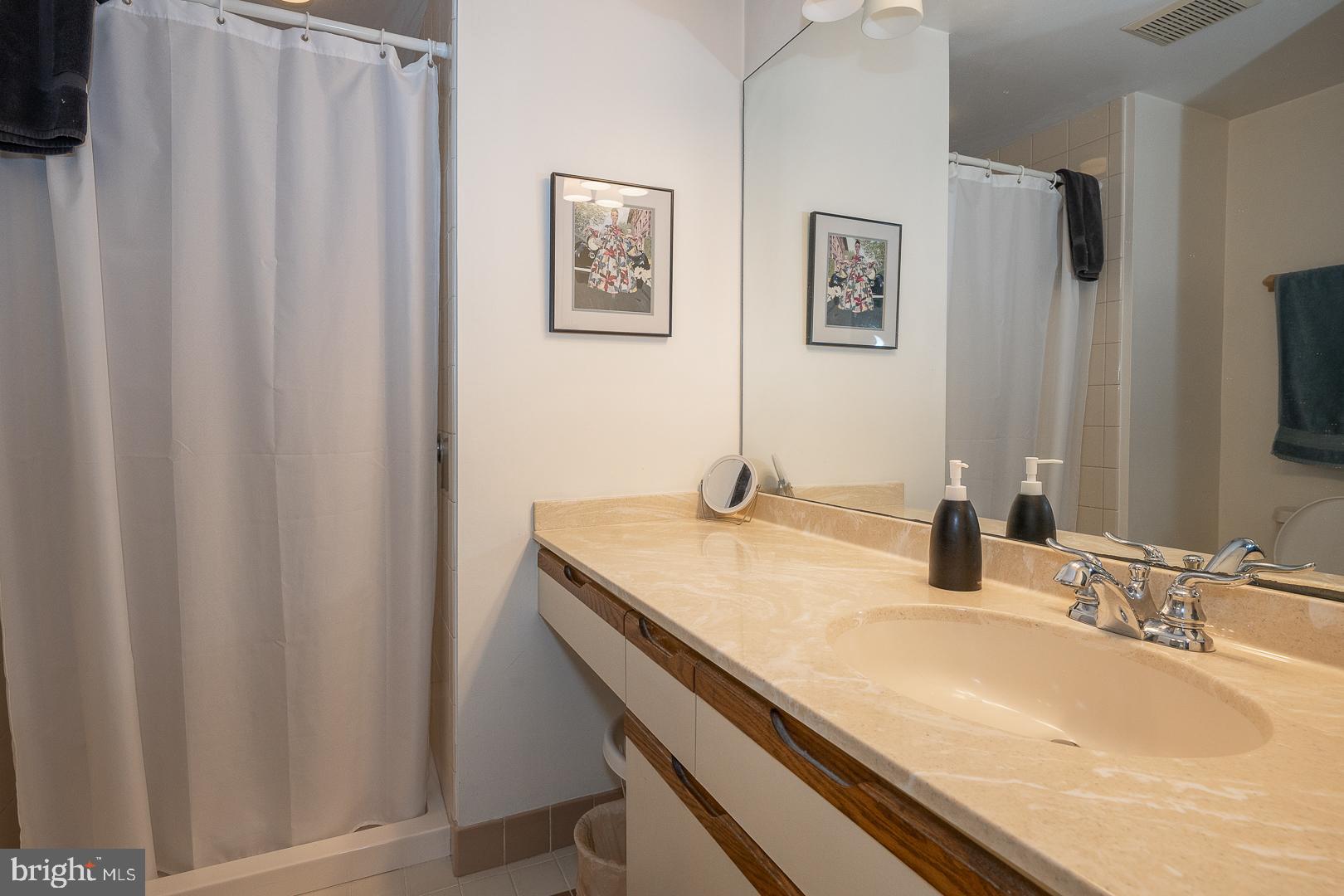 VALLEY STREAM - Residential