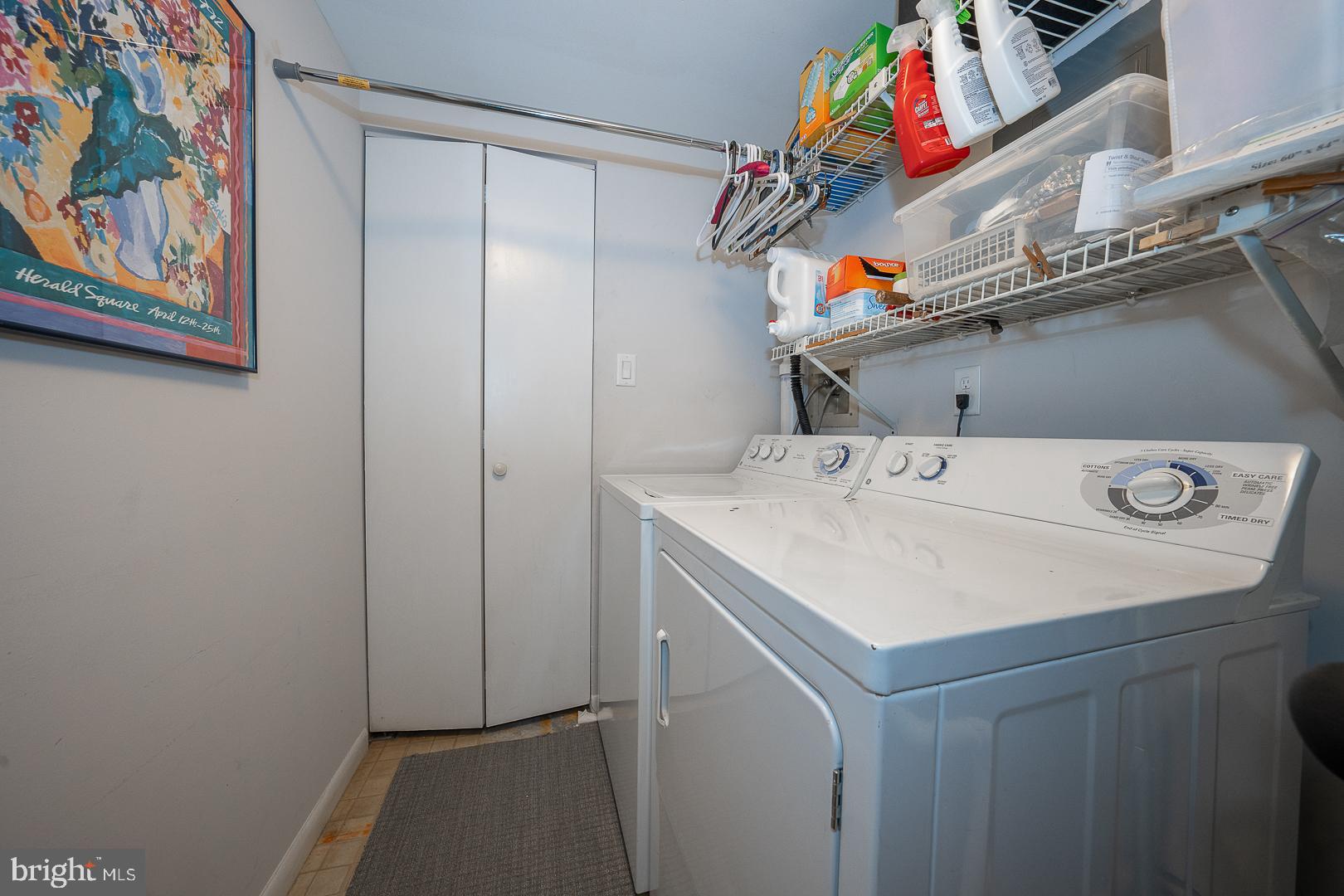 VALLEY STREAM - Residential