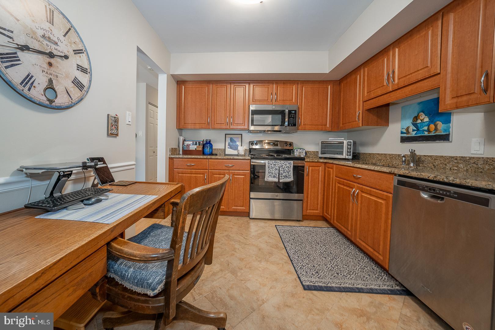 VALLEY STREAM - Residential