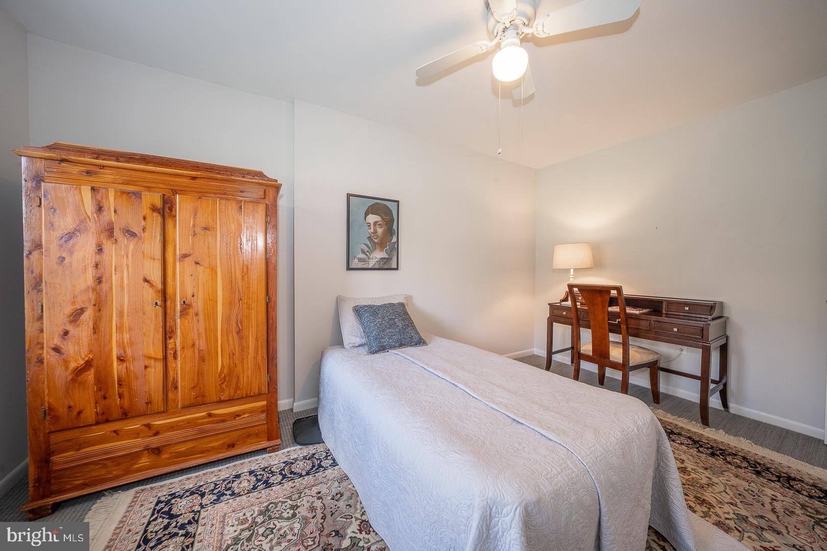 VALLEY STREAM - Residential