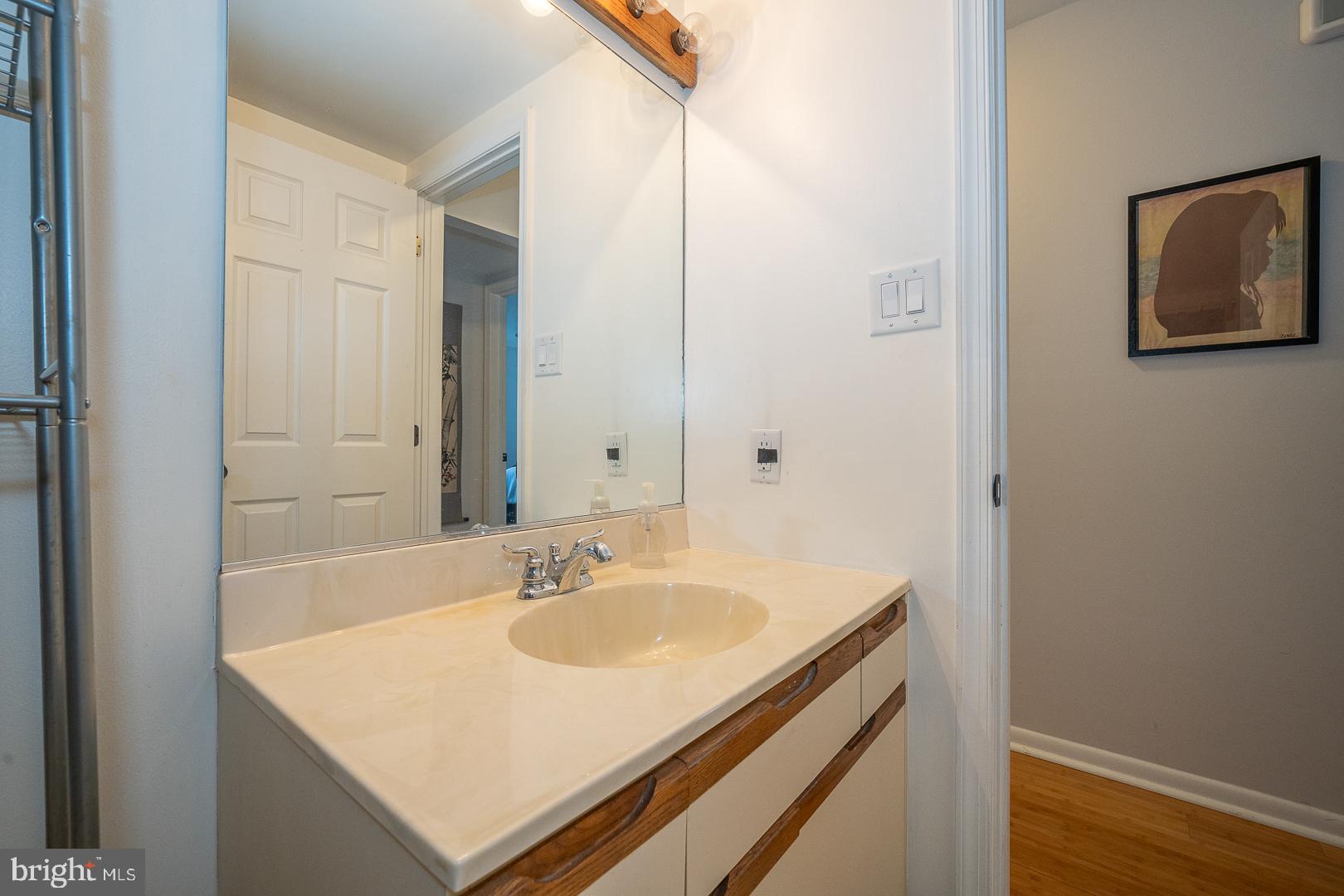 VALLEY STREAM - Residential