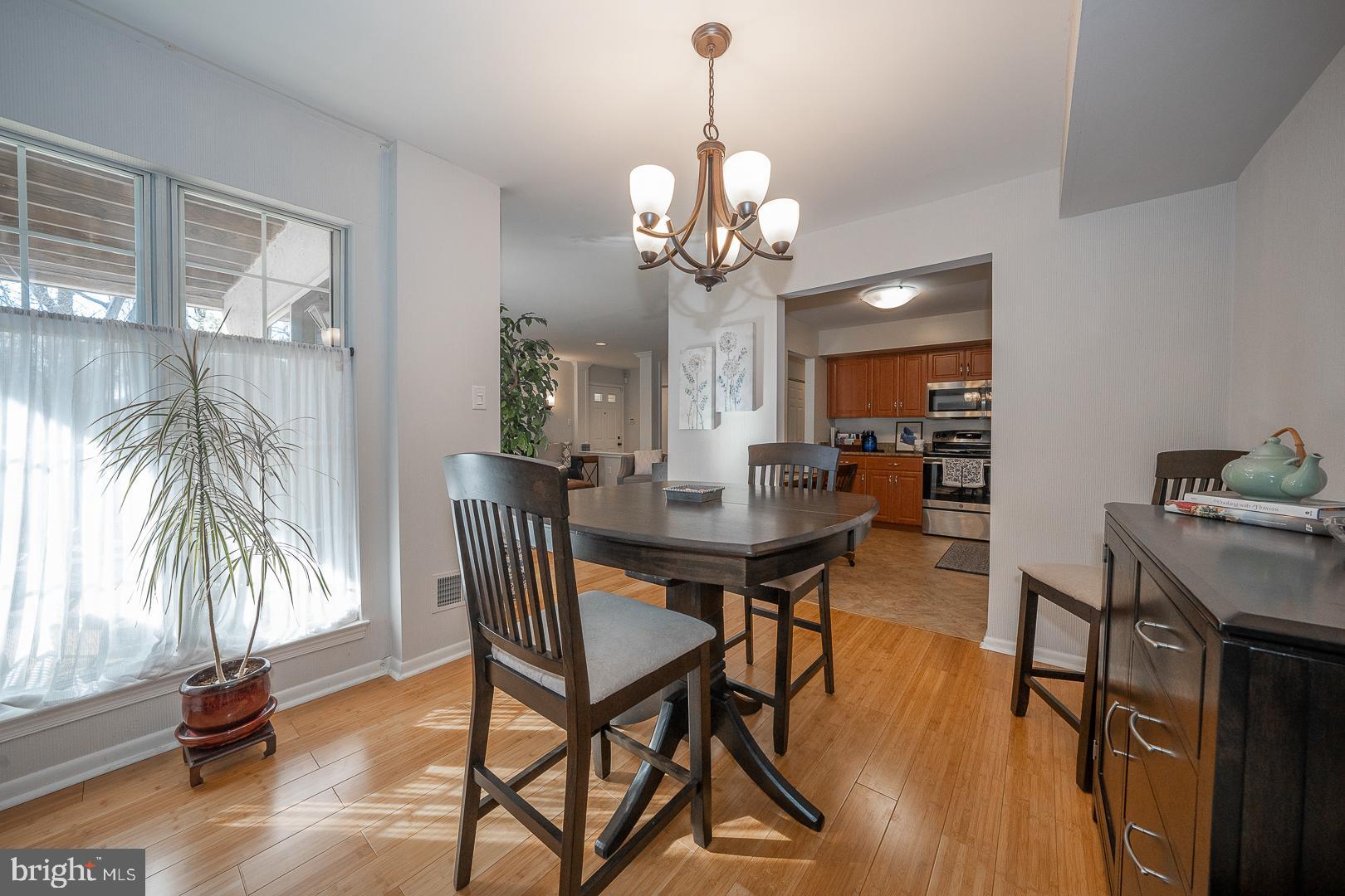 VALLEY STREAM - Residential