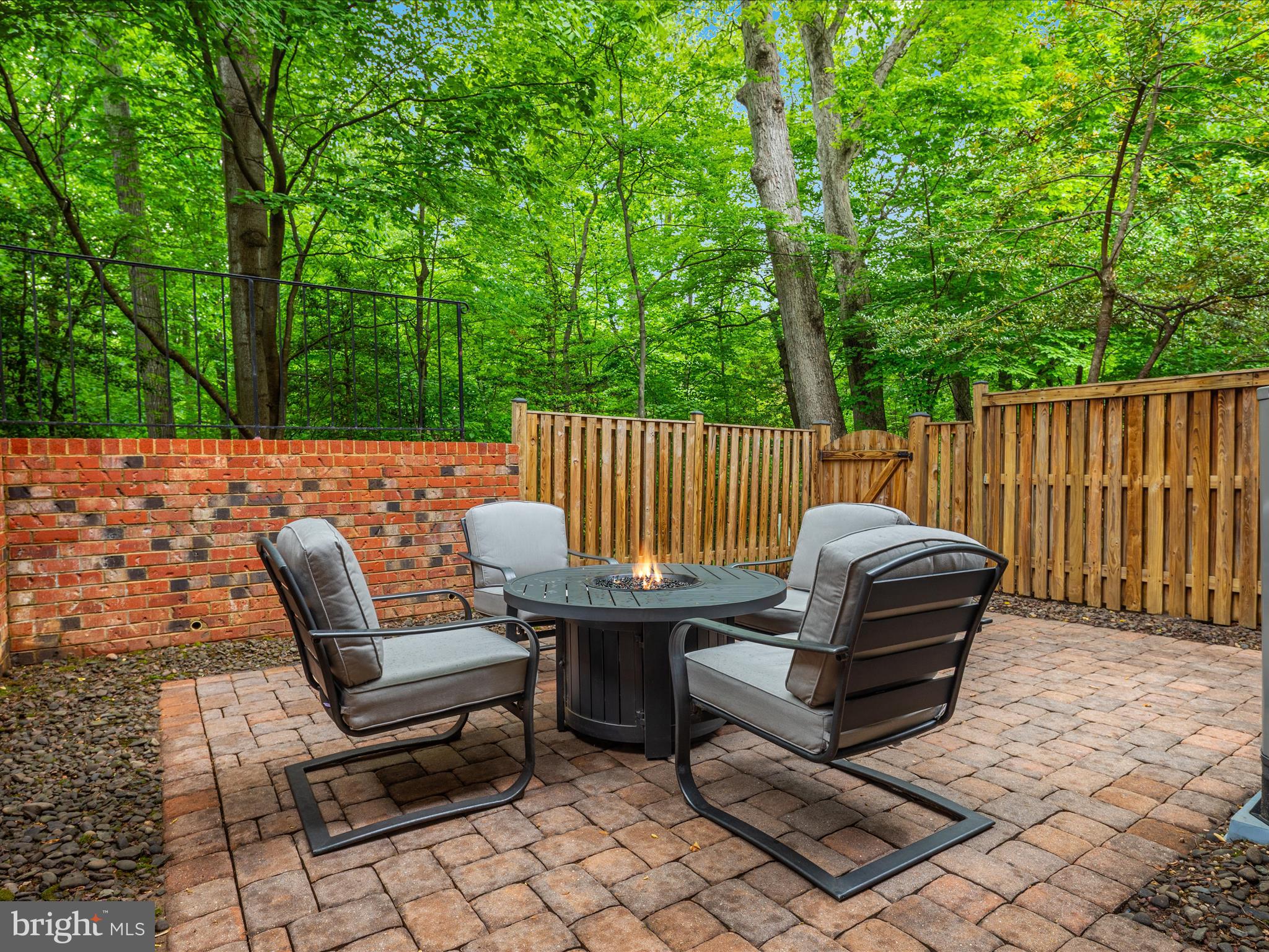 SADDLER OAKS - Residential