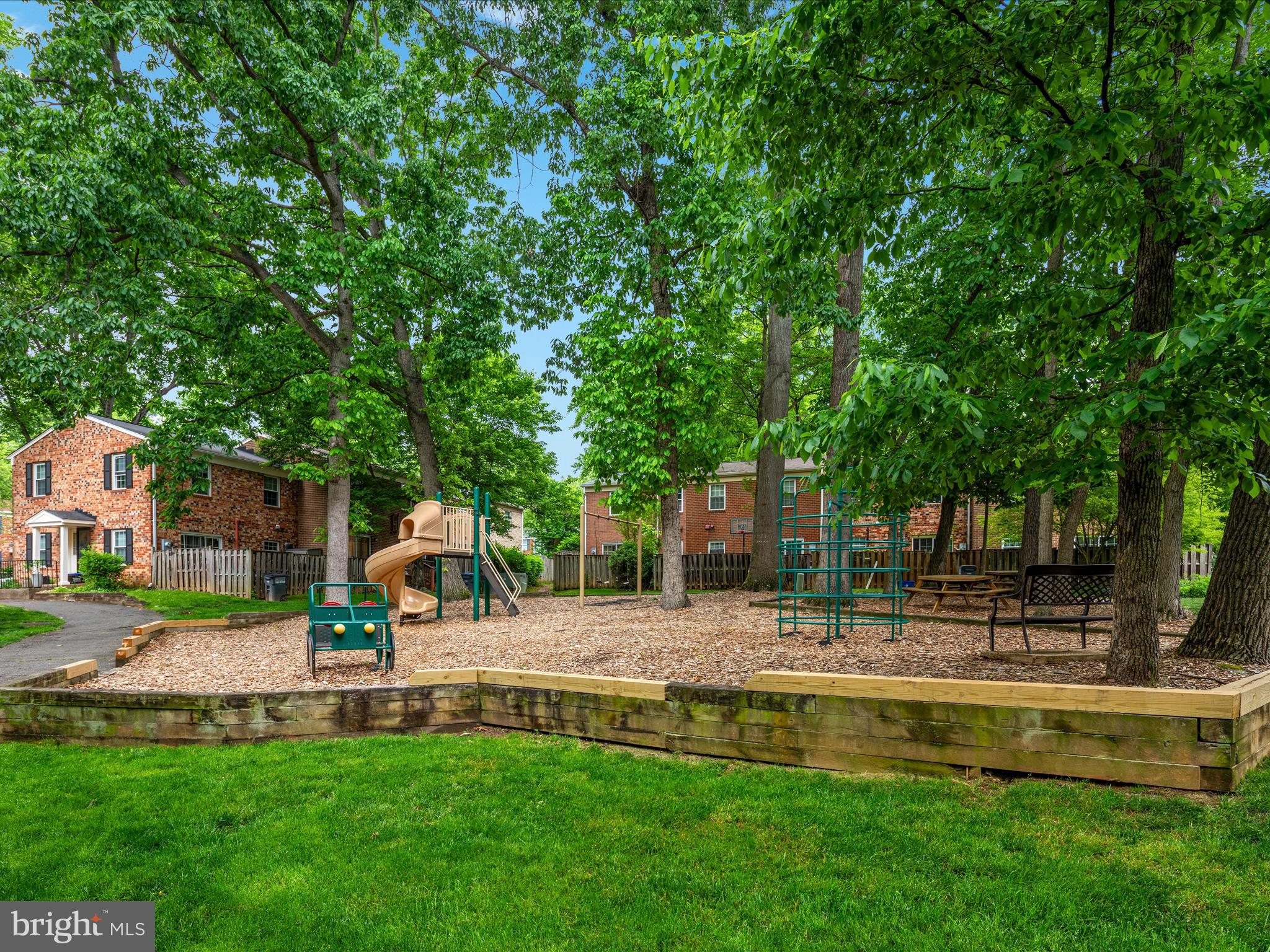 SADDLER OAKS - Residential