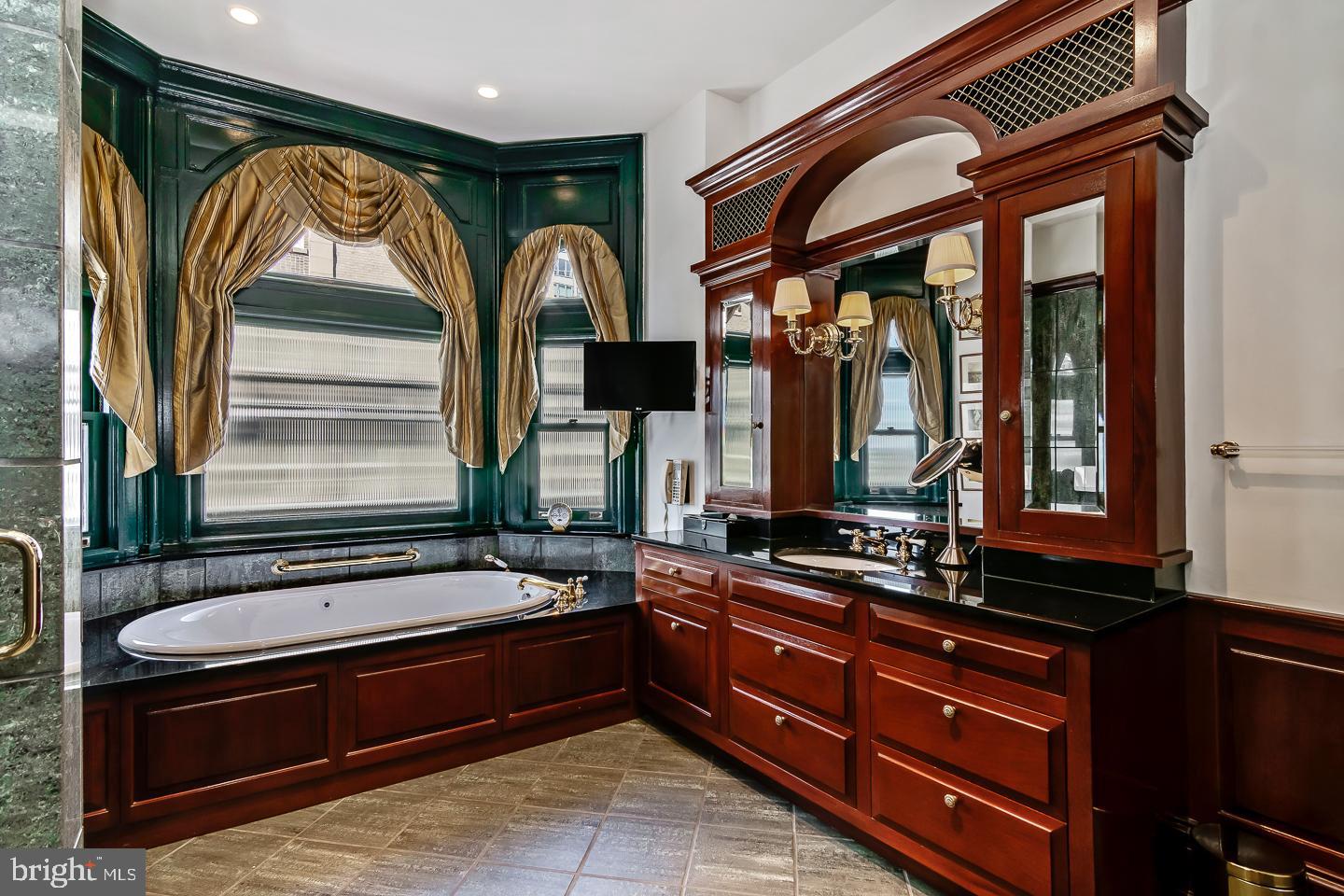 RITTENHOUSE SQUARE - Residential