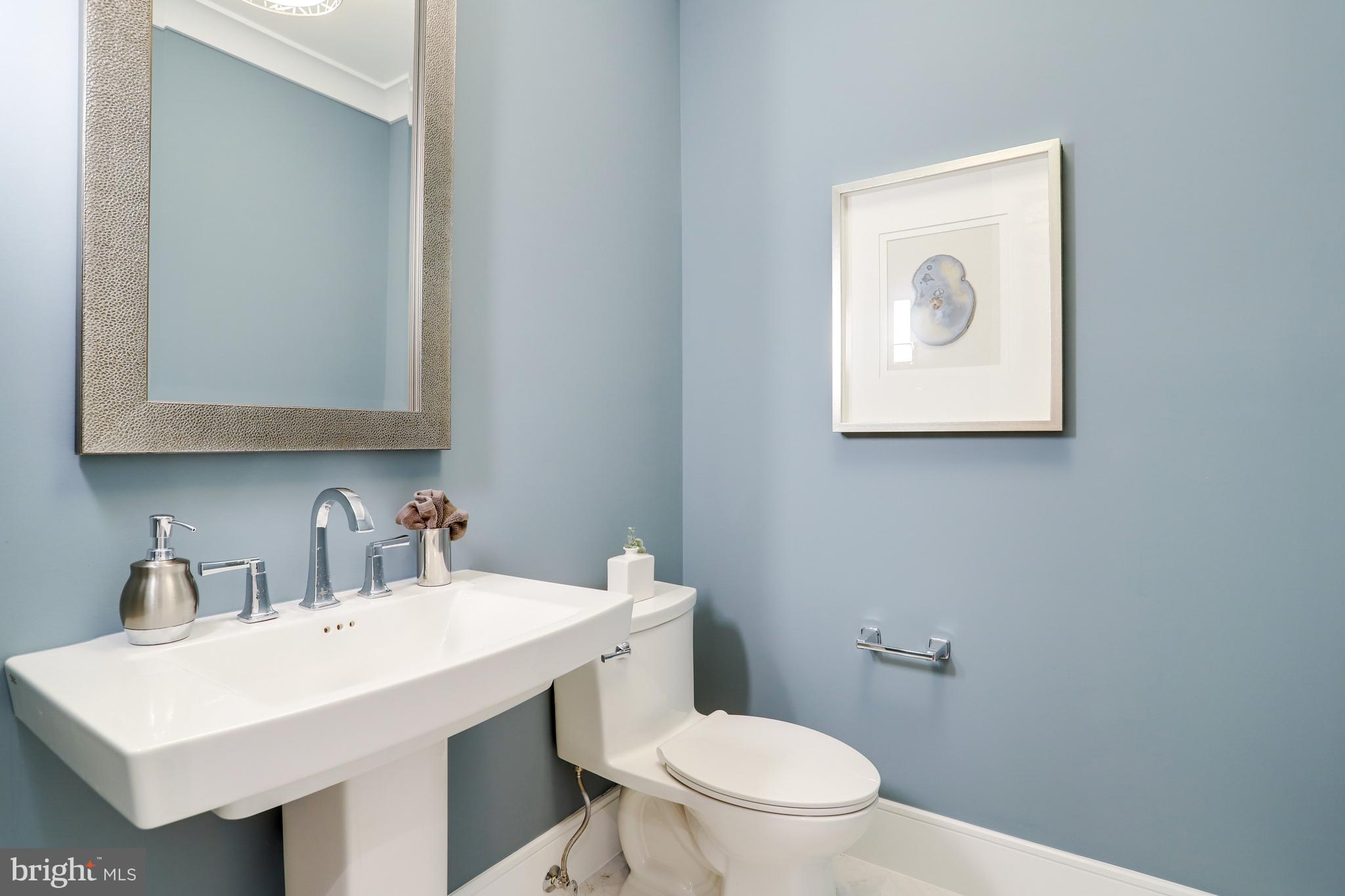 LYONHURST - Residential