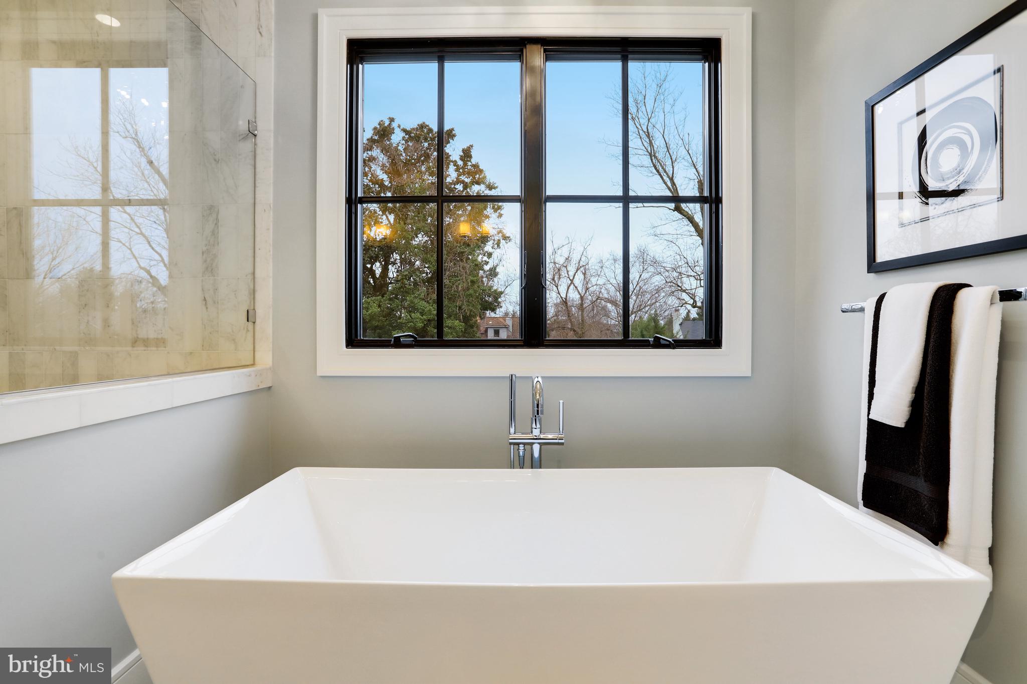 LYONHURST - Residential