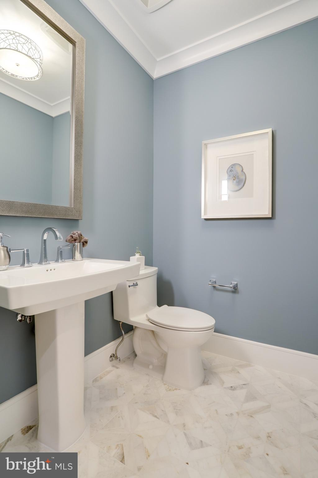 LYONHURST - Residential