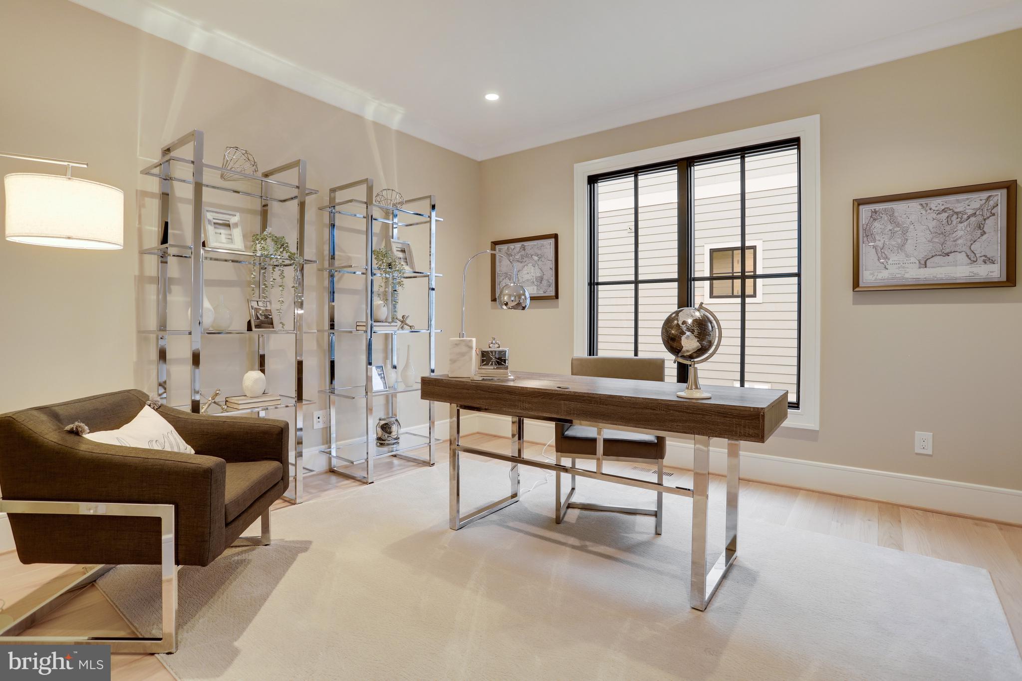 LYONHURST - Residential