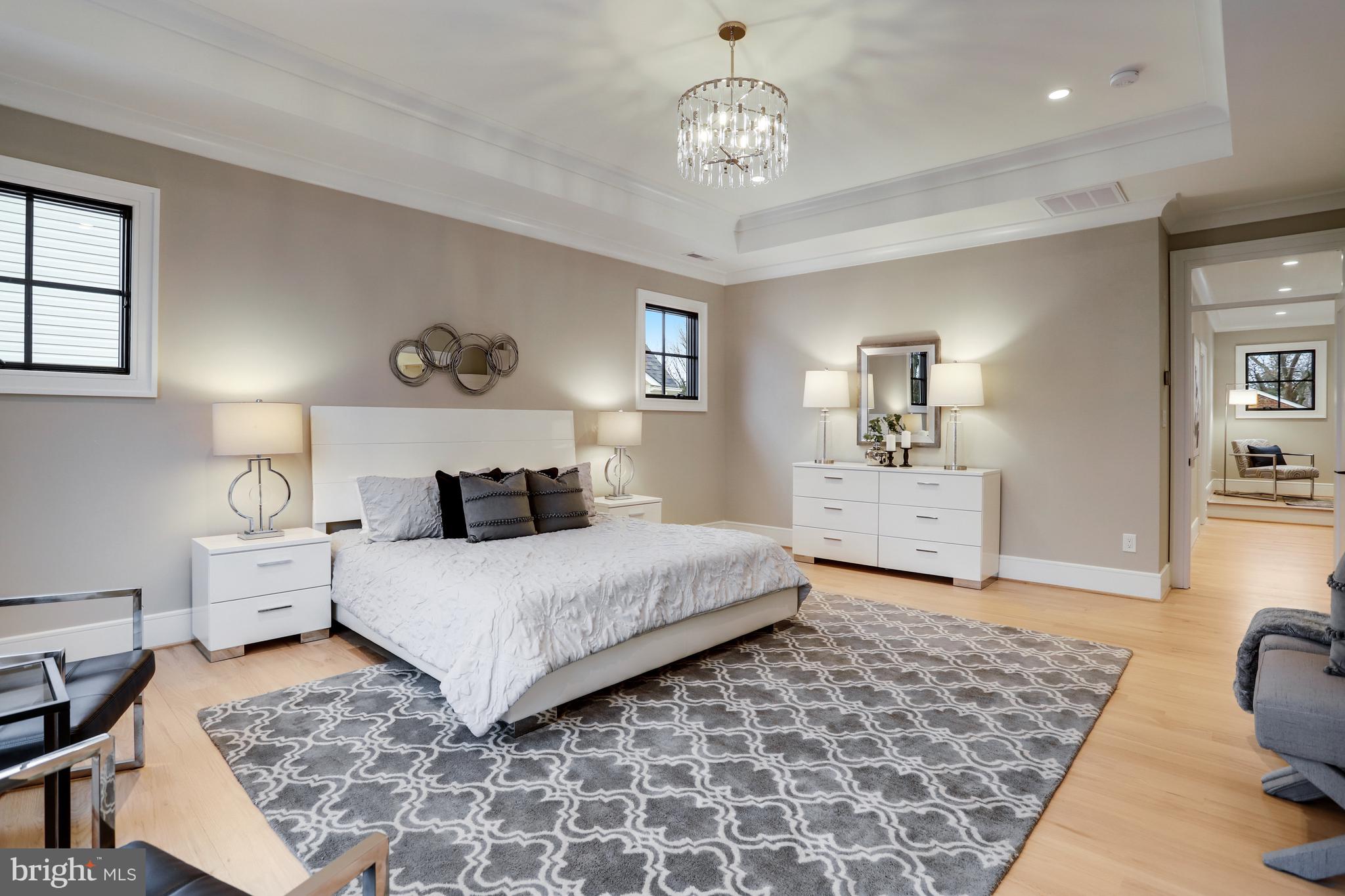 LYONHURST - Residential