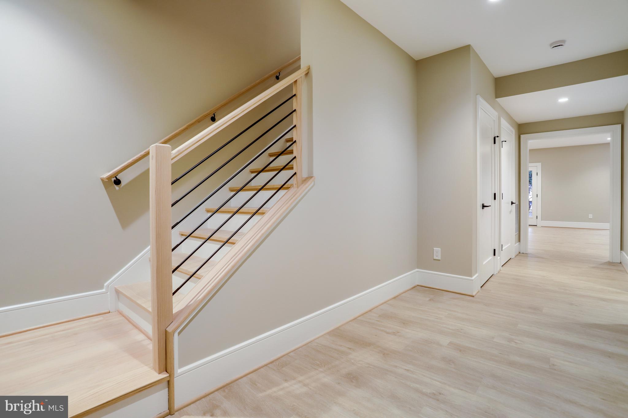 LYONHURST - Residential