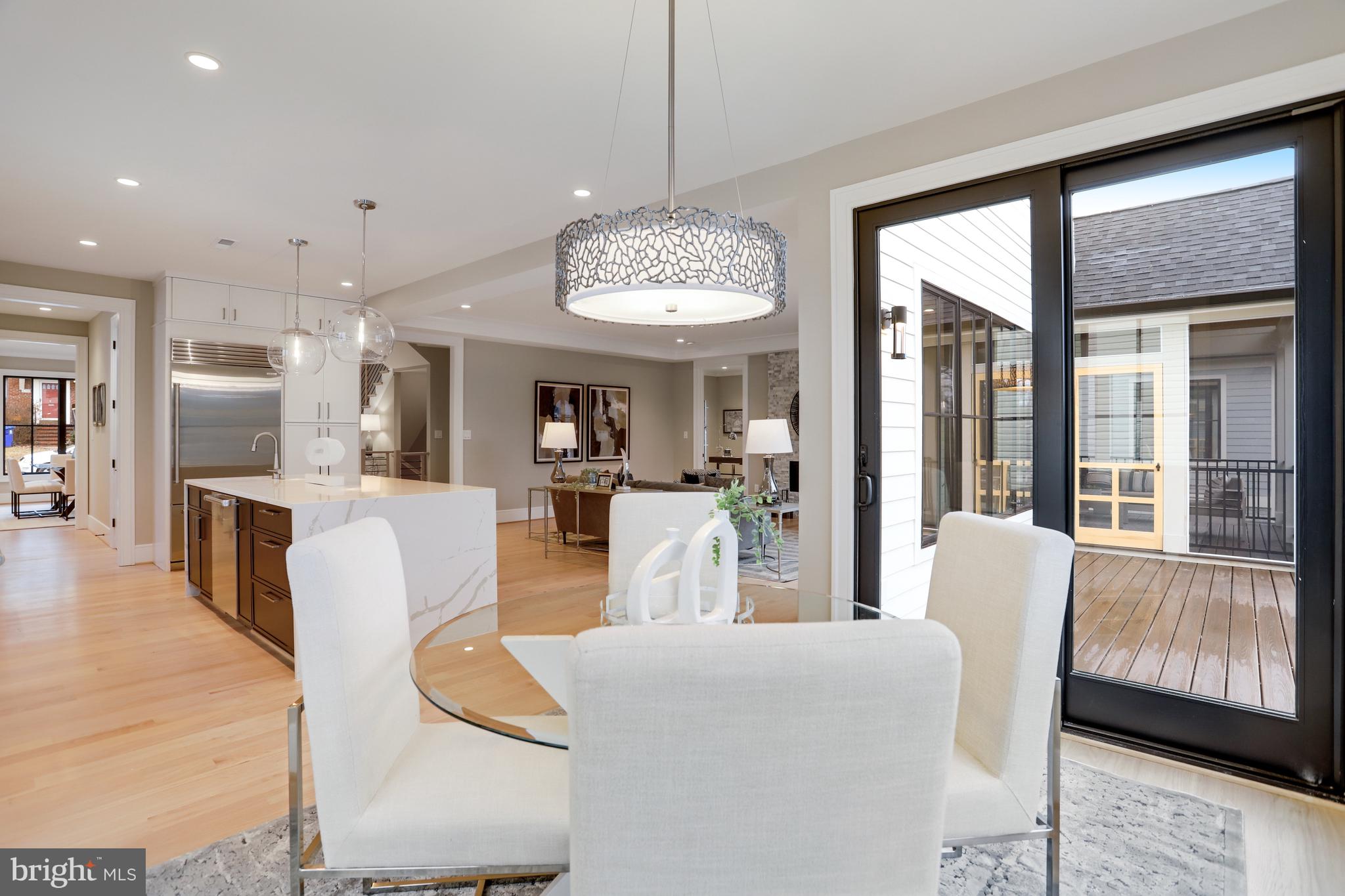 LYONHURST - Residential