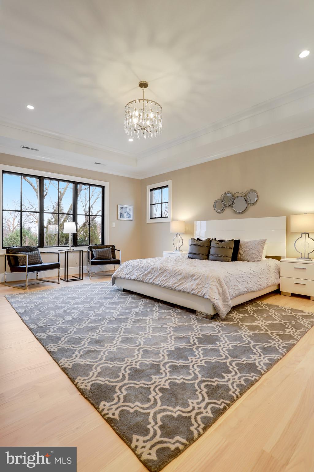 LYONHURST - Residential