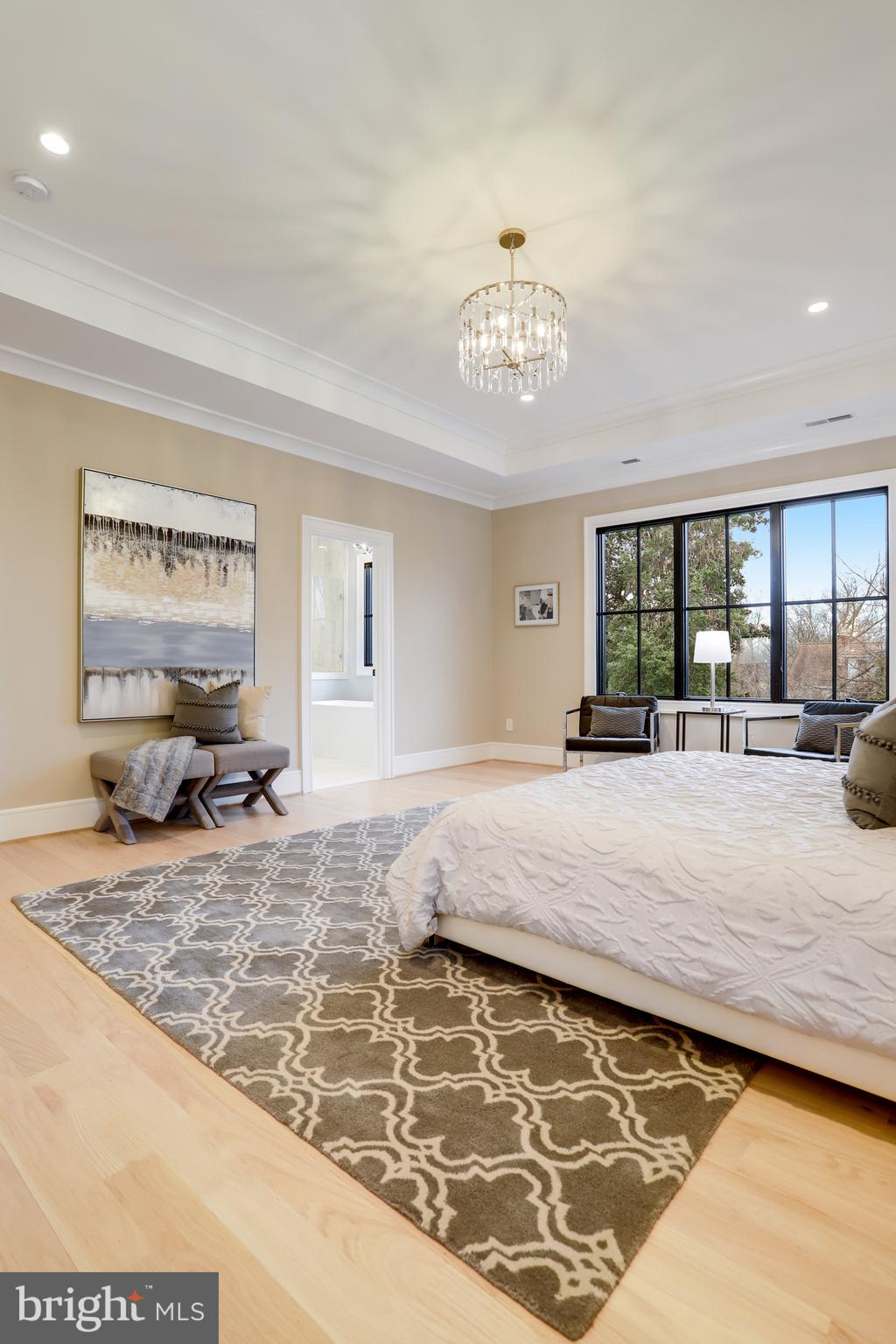 LYONHURST - Residential