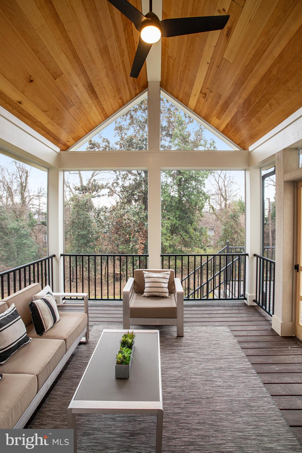 LYONHURST - Residential