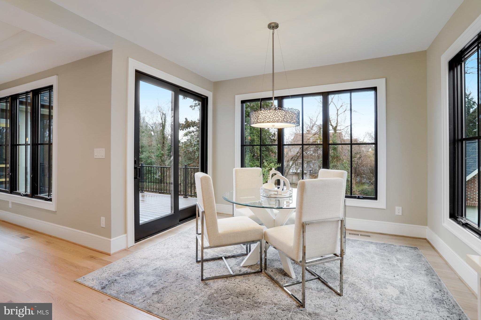 LYONHURST - Residential