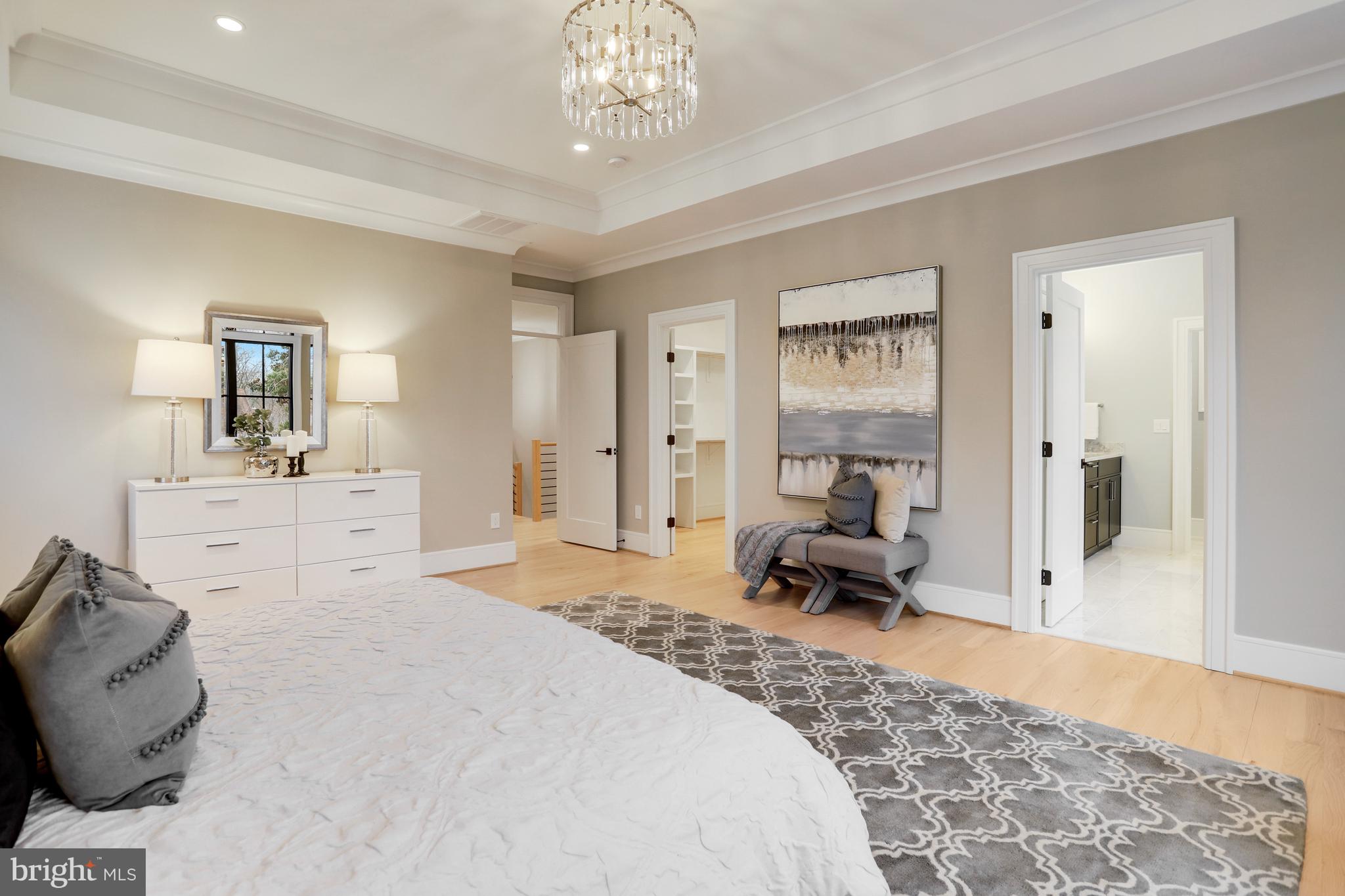 LYONHURST - Residential